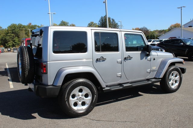 2015 Jeep Wrangler Unlimited Sahara photo 21