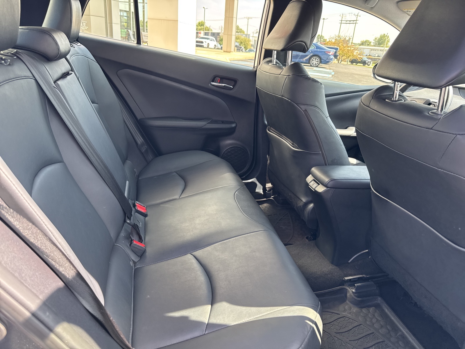 2019 Toyota Prius XLE AWD-e photo 13
