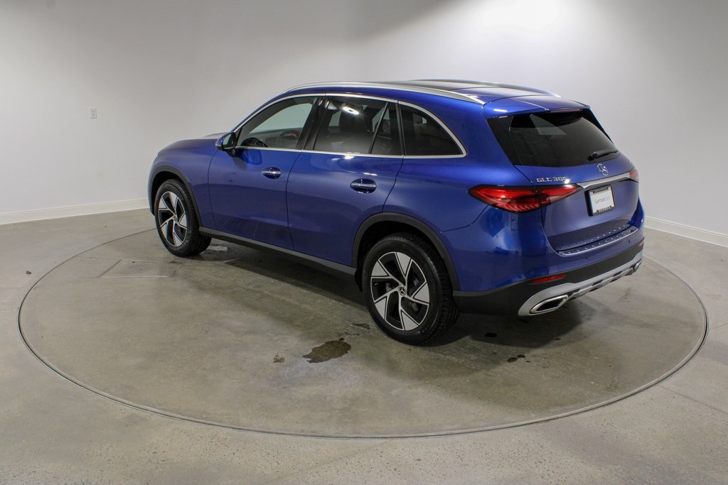 2024 Mercedes Benz GLC 300 4MATIC photo 3