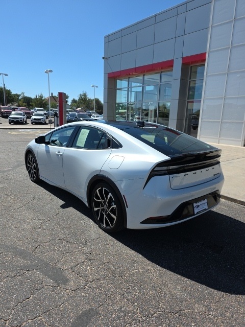2024 Toyota Prius Prime XSE Premium photo 2