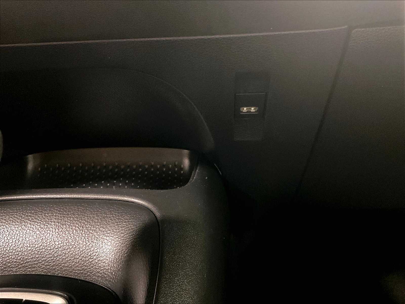 2022 Toyota Corolla LE photo 25