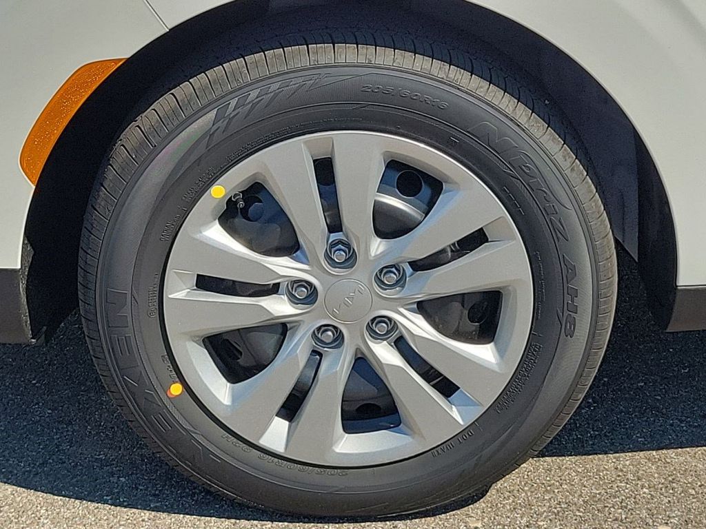 2025 Kia Soul LX S photo 8
