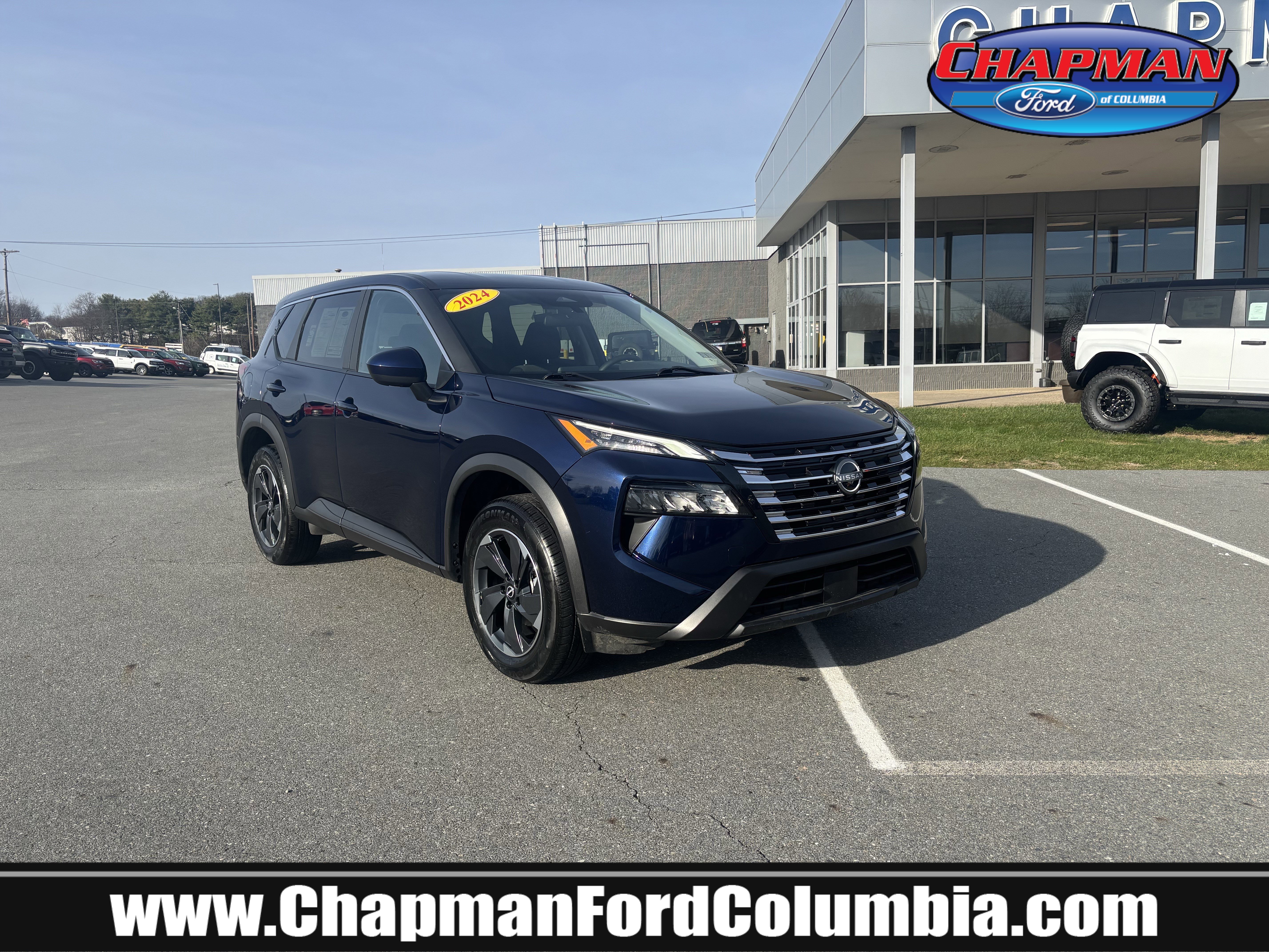 2024 Nissan Rogue SV's photo