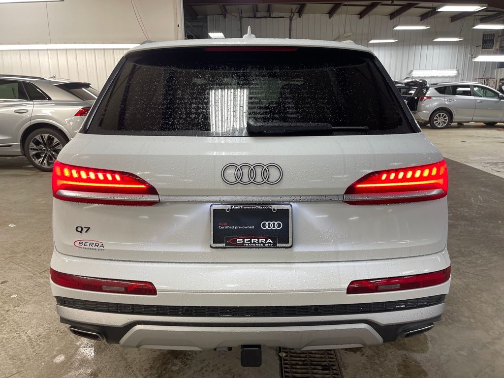 2025 Audi Q7 55 Premium Plus photo 2