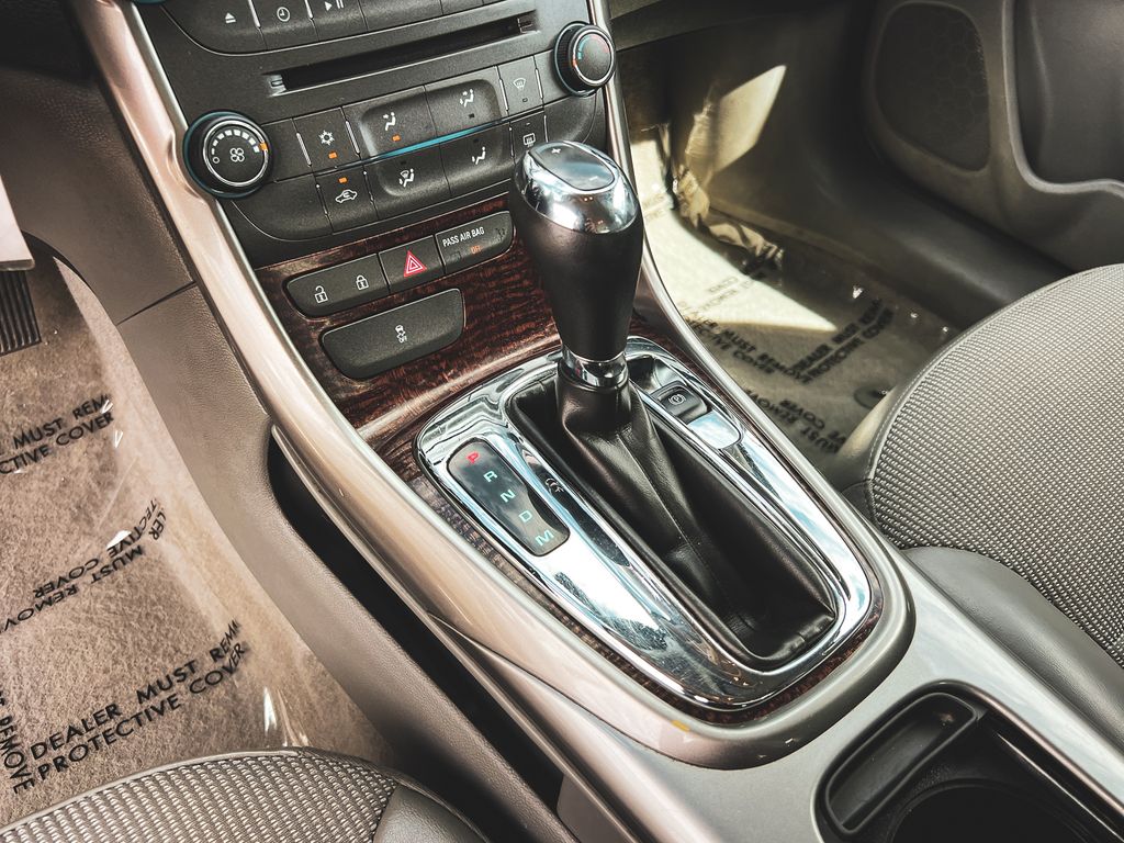 2013 Chevrolet Malibu 1LT photo 23