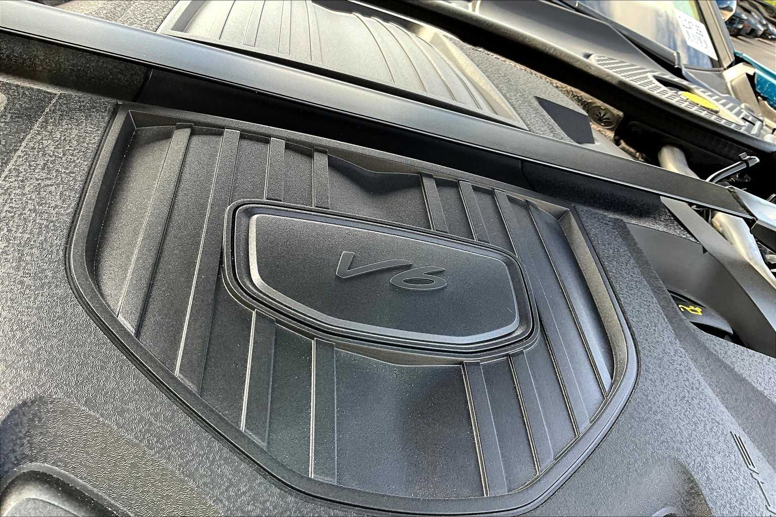 2025 Porsche Panamera 4 E-Hybrid photo 22
