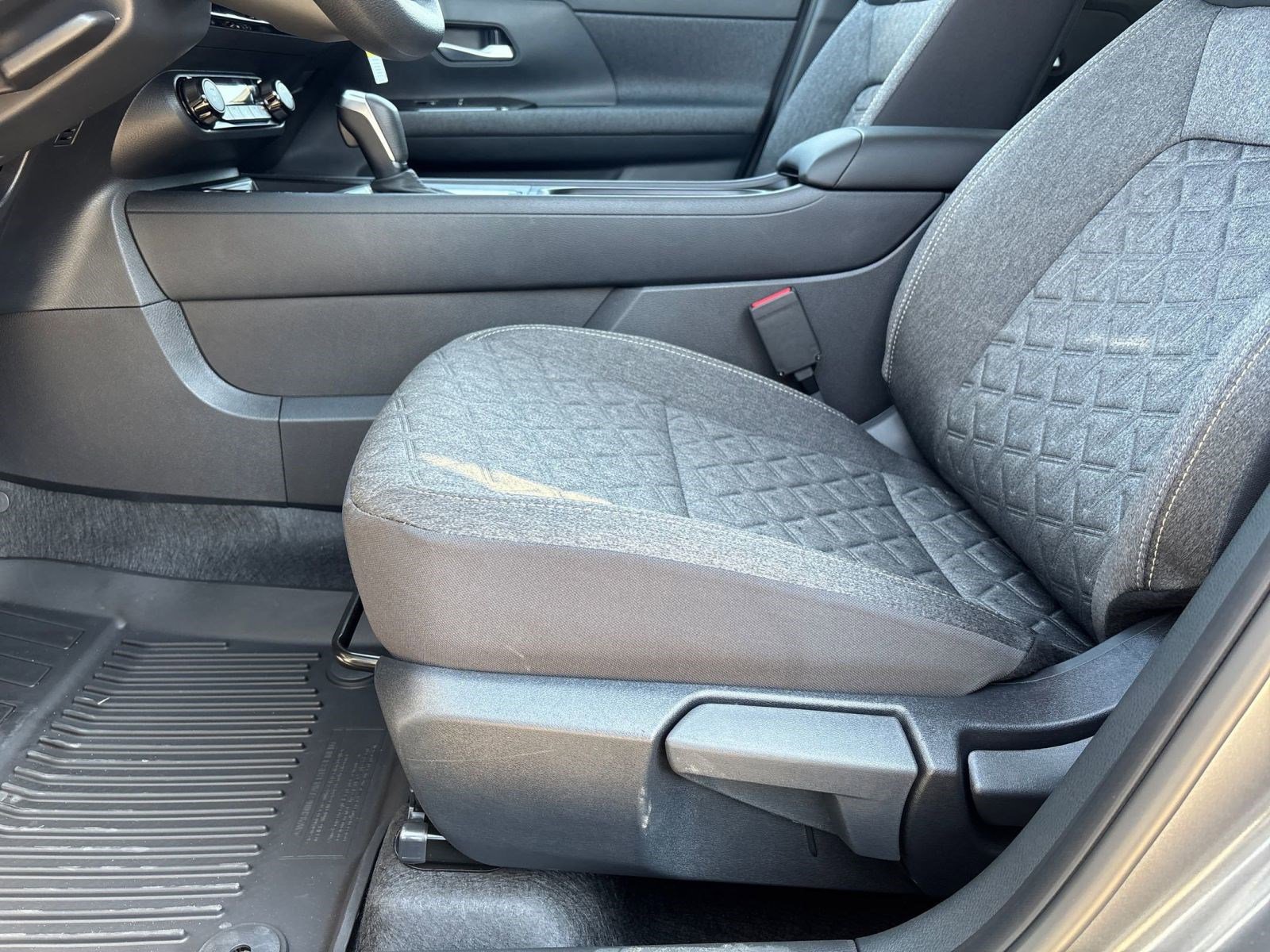 2026 Nissan Kicks SV photo 15