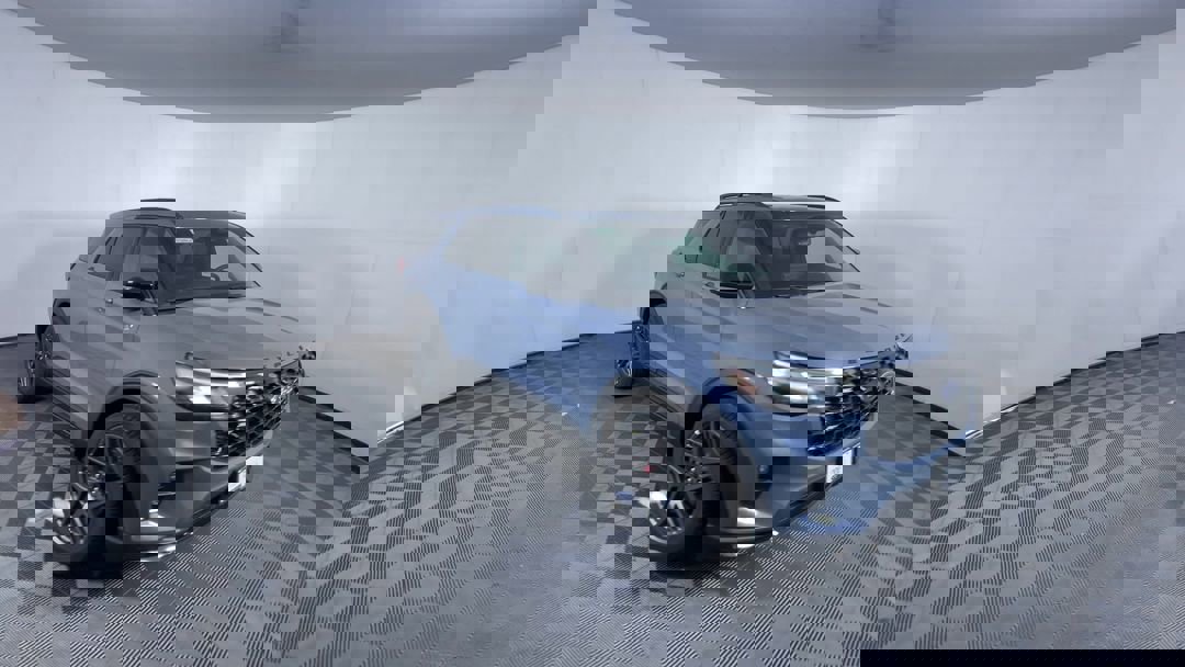 2025 Ford Explorer ST photo 2