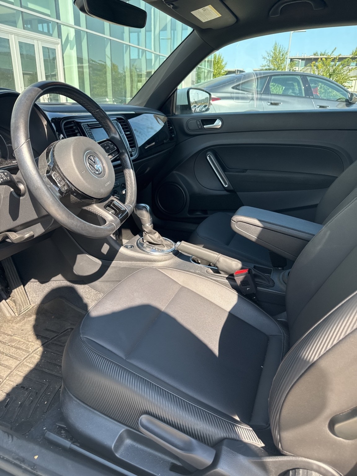 2018 Volkswagen Beetle S photo 7