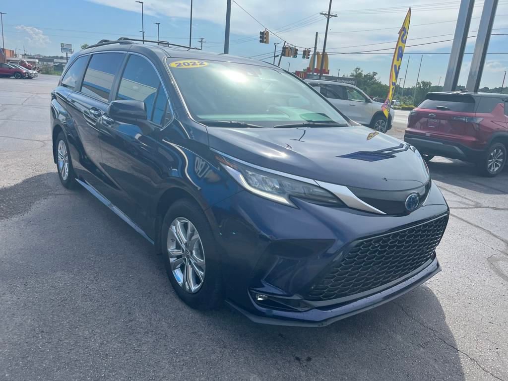 2022 Toyota Sienna XSE photo 19