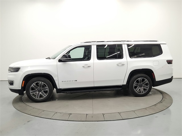 2023 Jeep Wagoneer L Series II photo 2