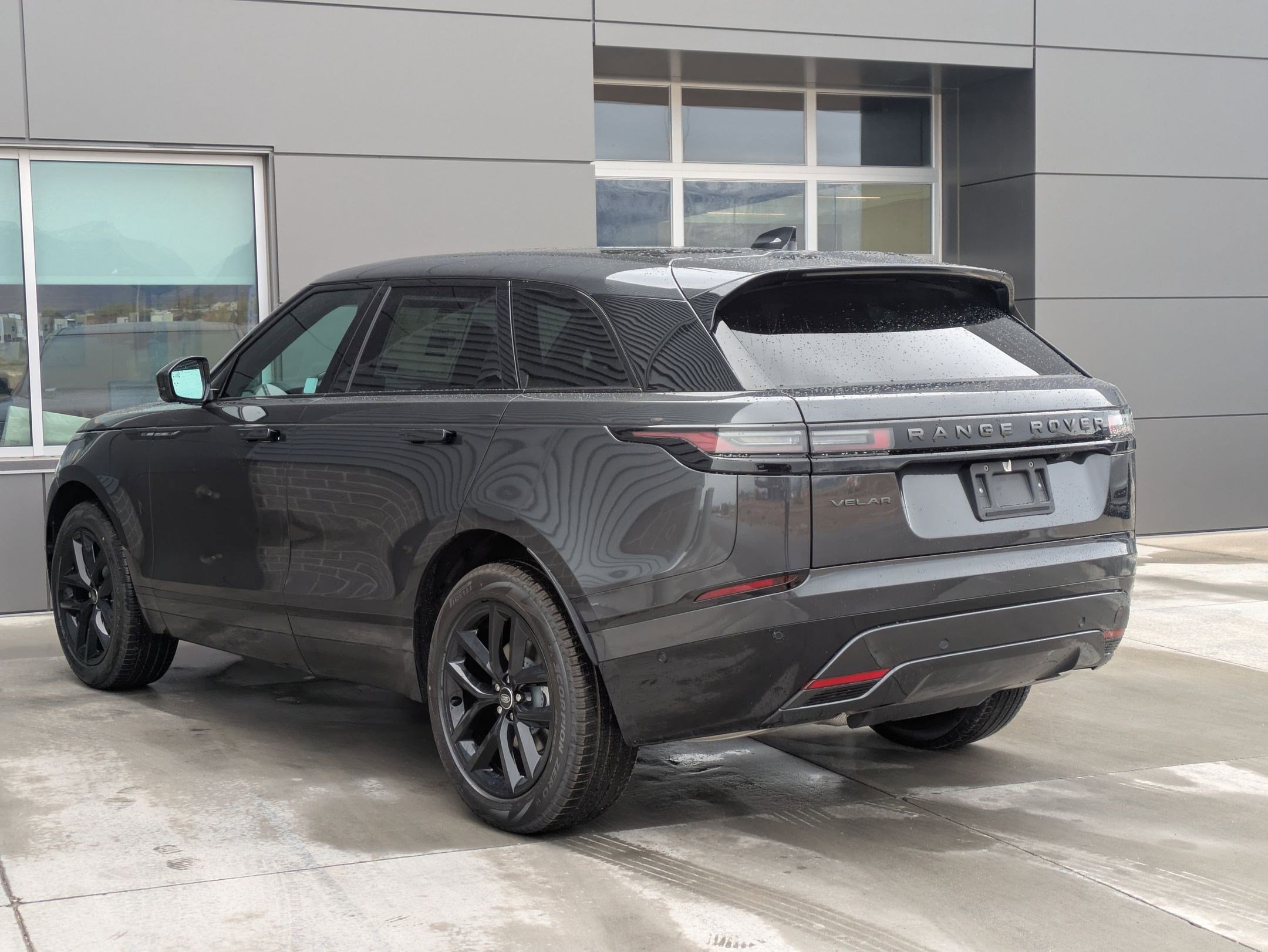 2026 Land Rover Range Rover Velar SE photo 8