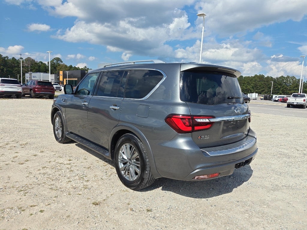 2021 Infiniti QX80 Luxe photo 2