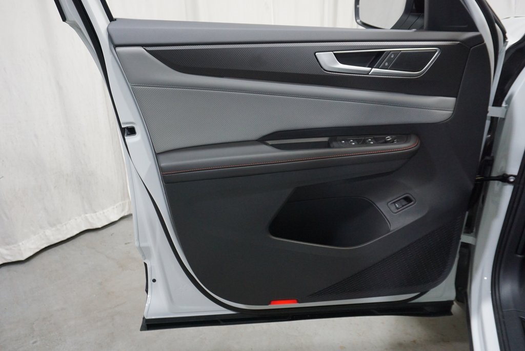 2025 Volkswagen Atlas Peak Edition SE photo 28