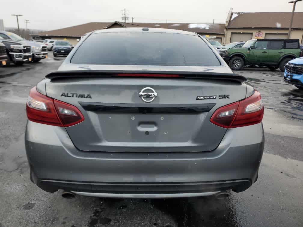 2018 Nissan Altima 2.5 SR photo 2