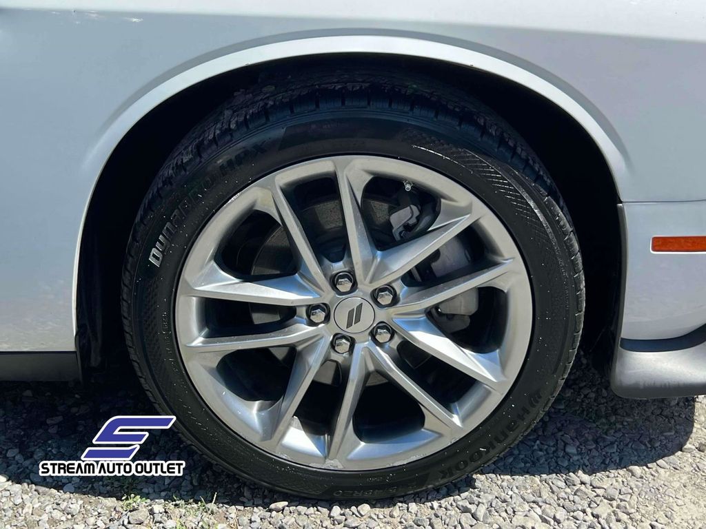 2023 Dodge Challenger GT photo 6