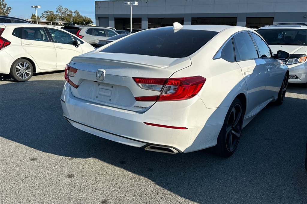 2019 Honda Accord Sport photo 2