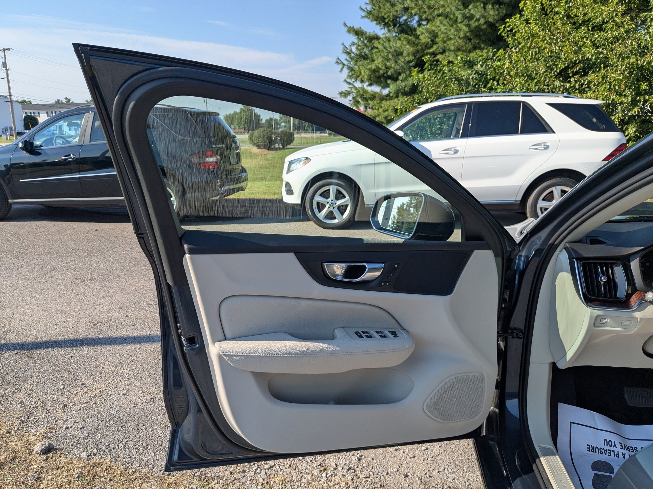 2021 Volvo S60 Momentum photo 10
