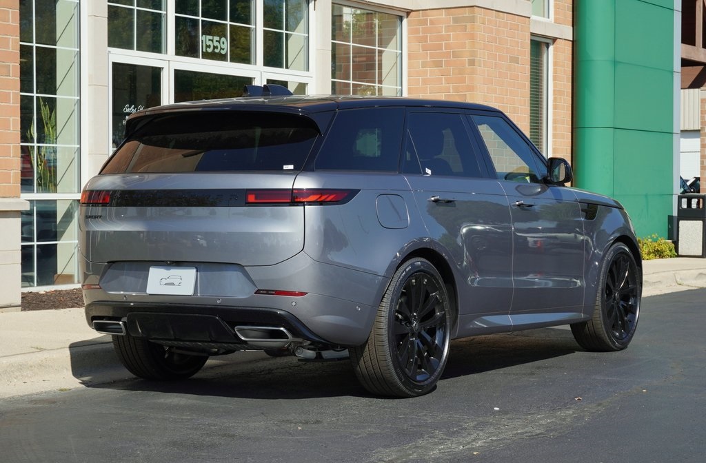 2025 Land Rover Range Rover Sport SE photo 4