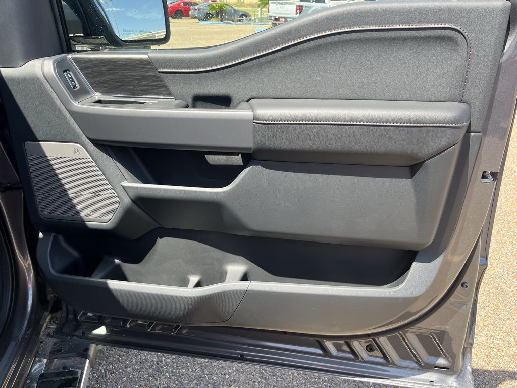 2025 Ford F-150 Lariat photo 21