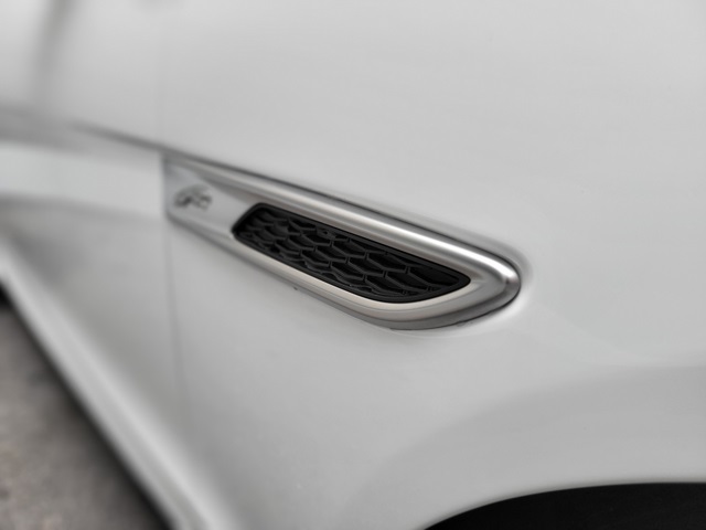 2024 Jaguar XF R-Dynamic SE photo 40