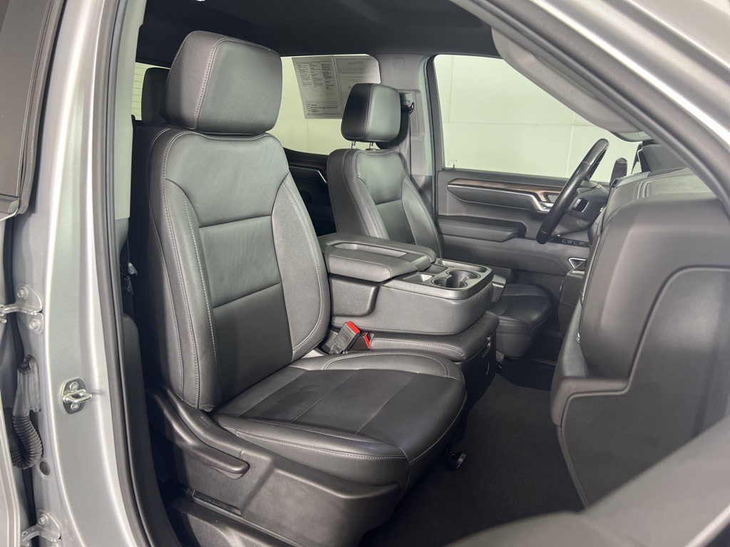 2022 Chevrolet Silverado 1500 LT photo 4