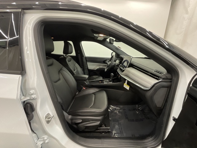 Used 2024 White Jeep Limited image 23