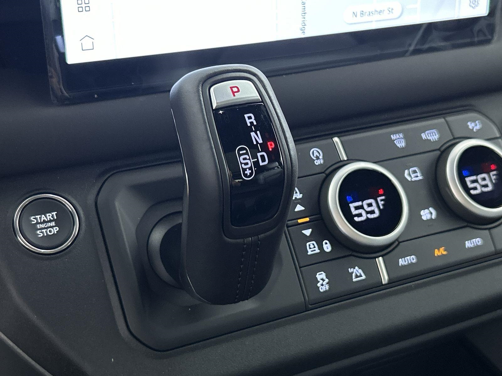 2025 Land Rover Defender 130 X-Dynamic SE photo 16
