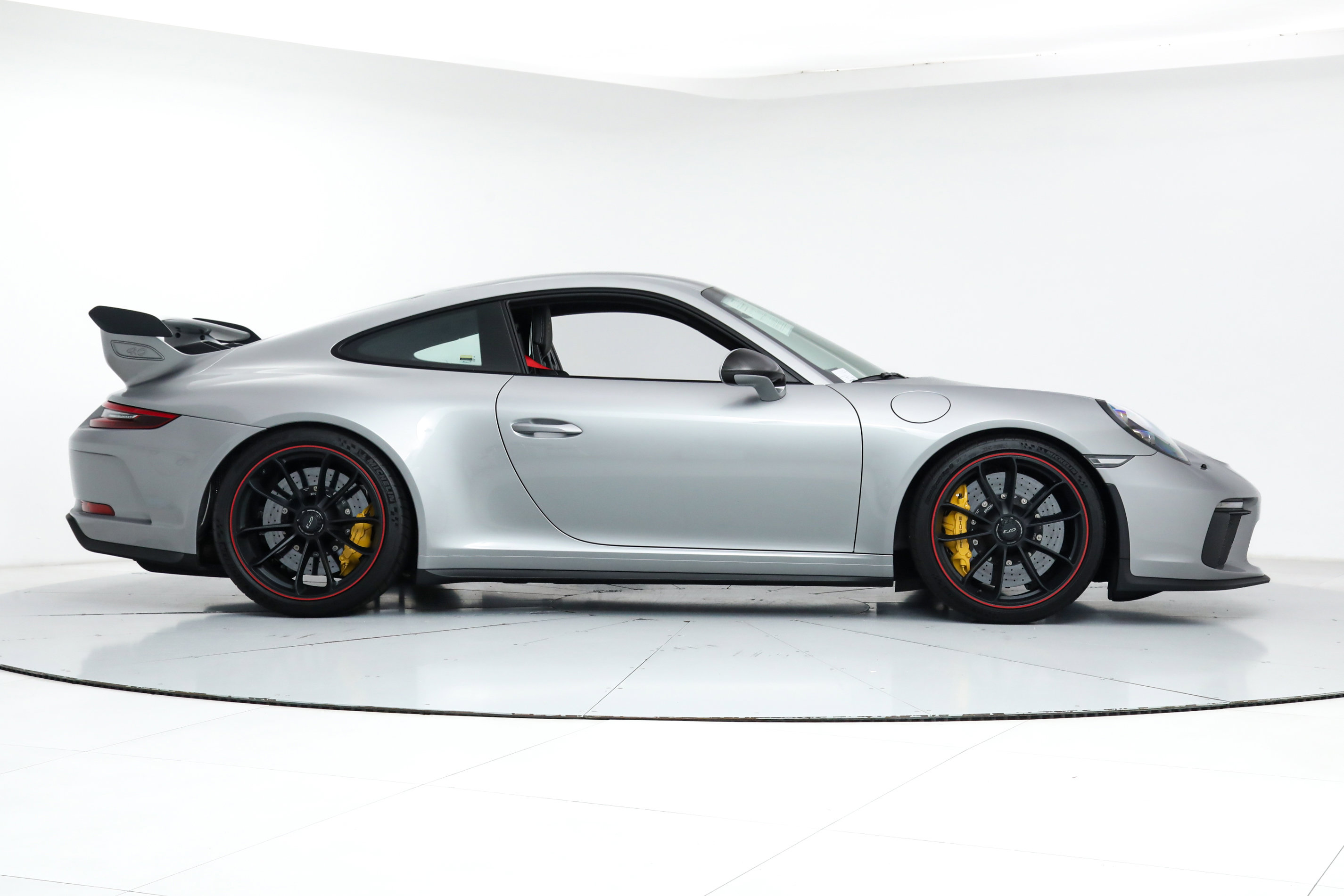 2018 Porsche 911 GT3 Coupe photo 6