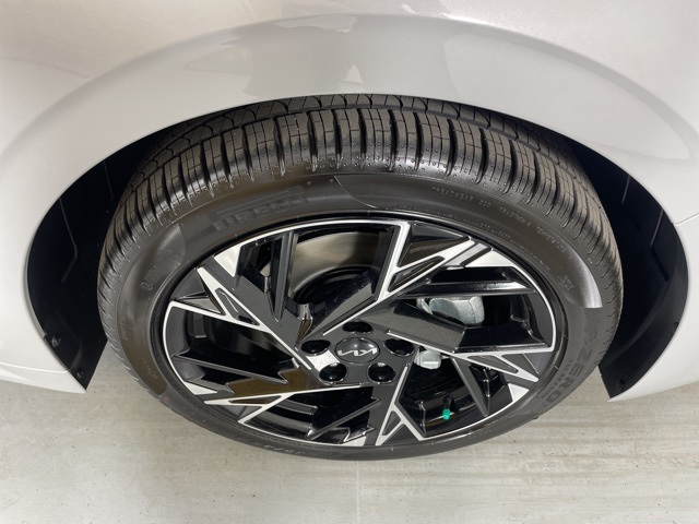 2026 Kia K5 GT-Line photo 11