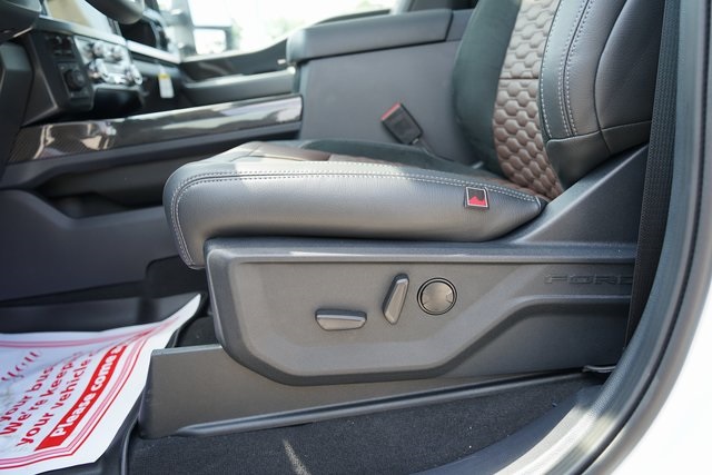 2025 FORD F-250 - Image 34
