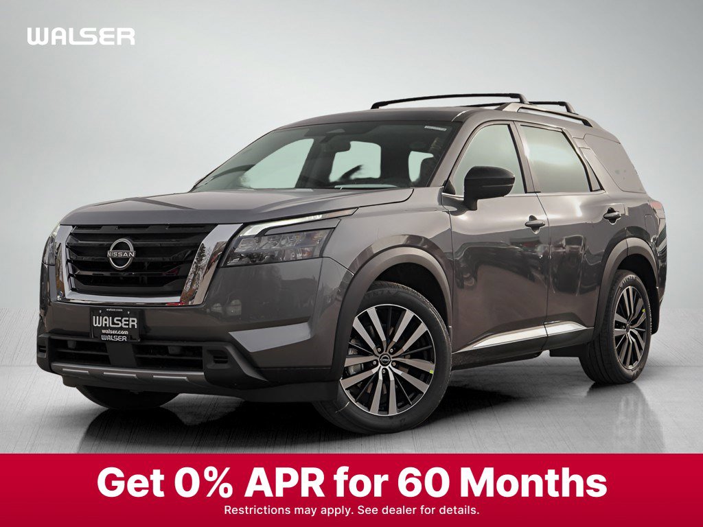 2025 Nissan Pathfinder Platinum's photo