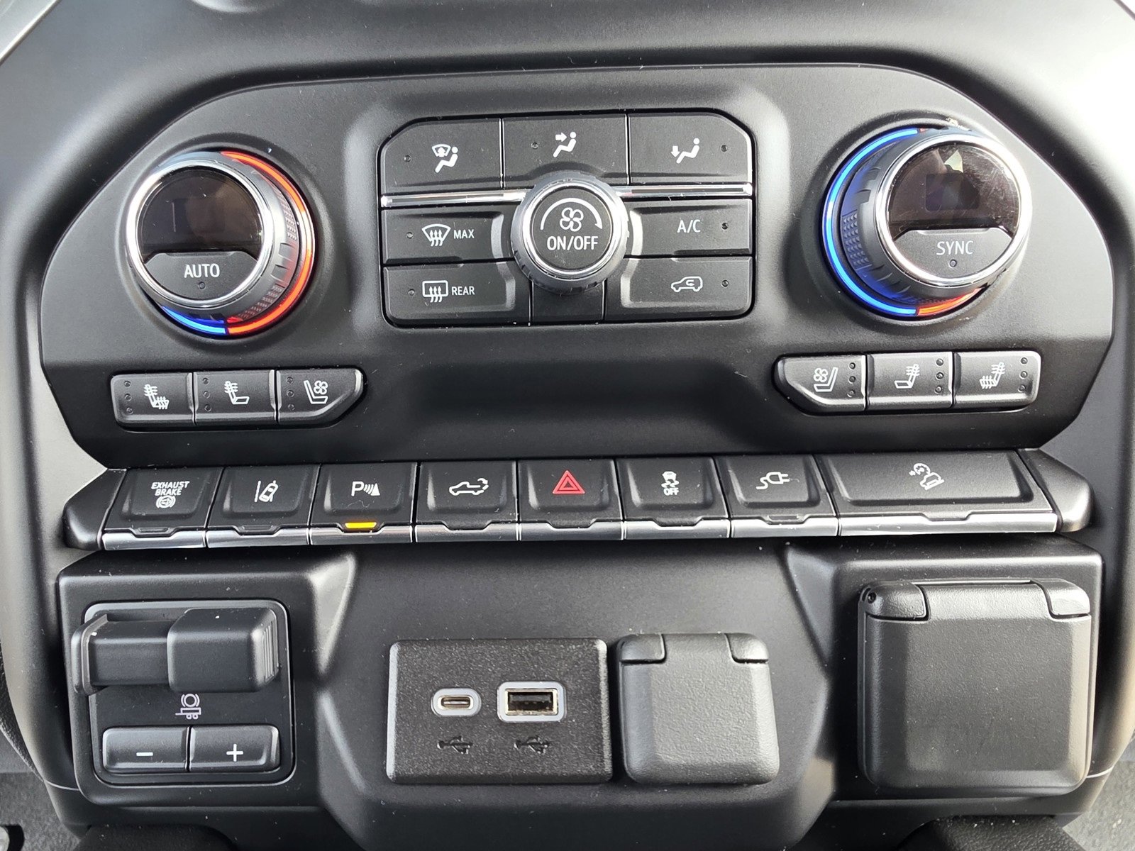 2022 Chevrolet Silverado 2500HD LTZ photo 32