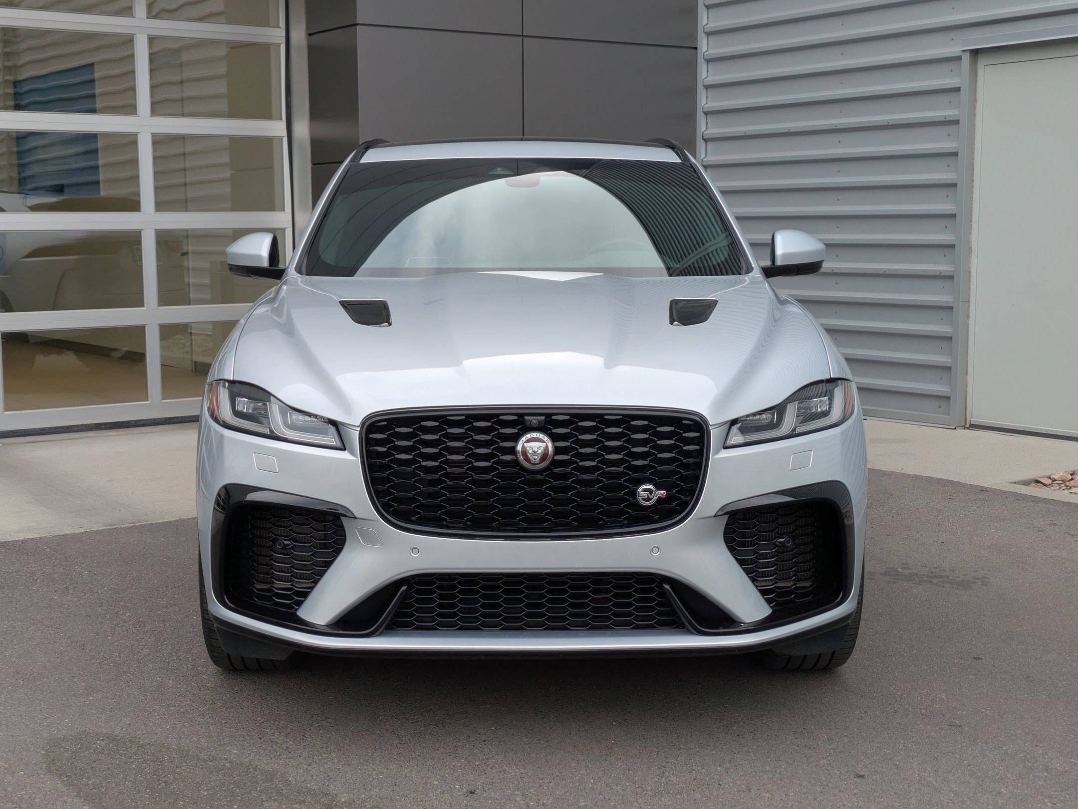 2022 Jaguar F-PACE SVR photo 8