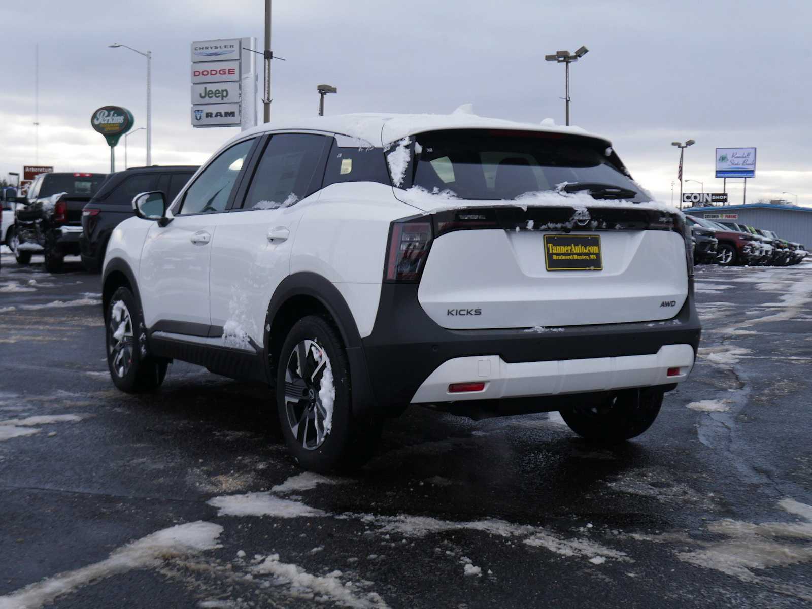 2025 Nissan Kicks SV photo 4