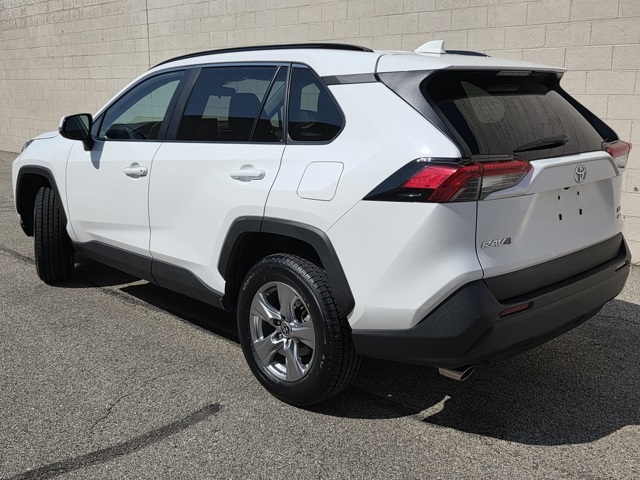 2024 Toyota RAV4 XLE photo 2