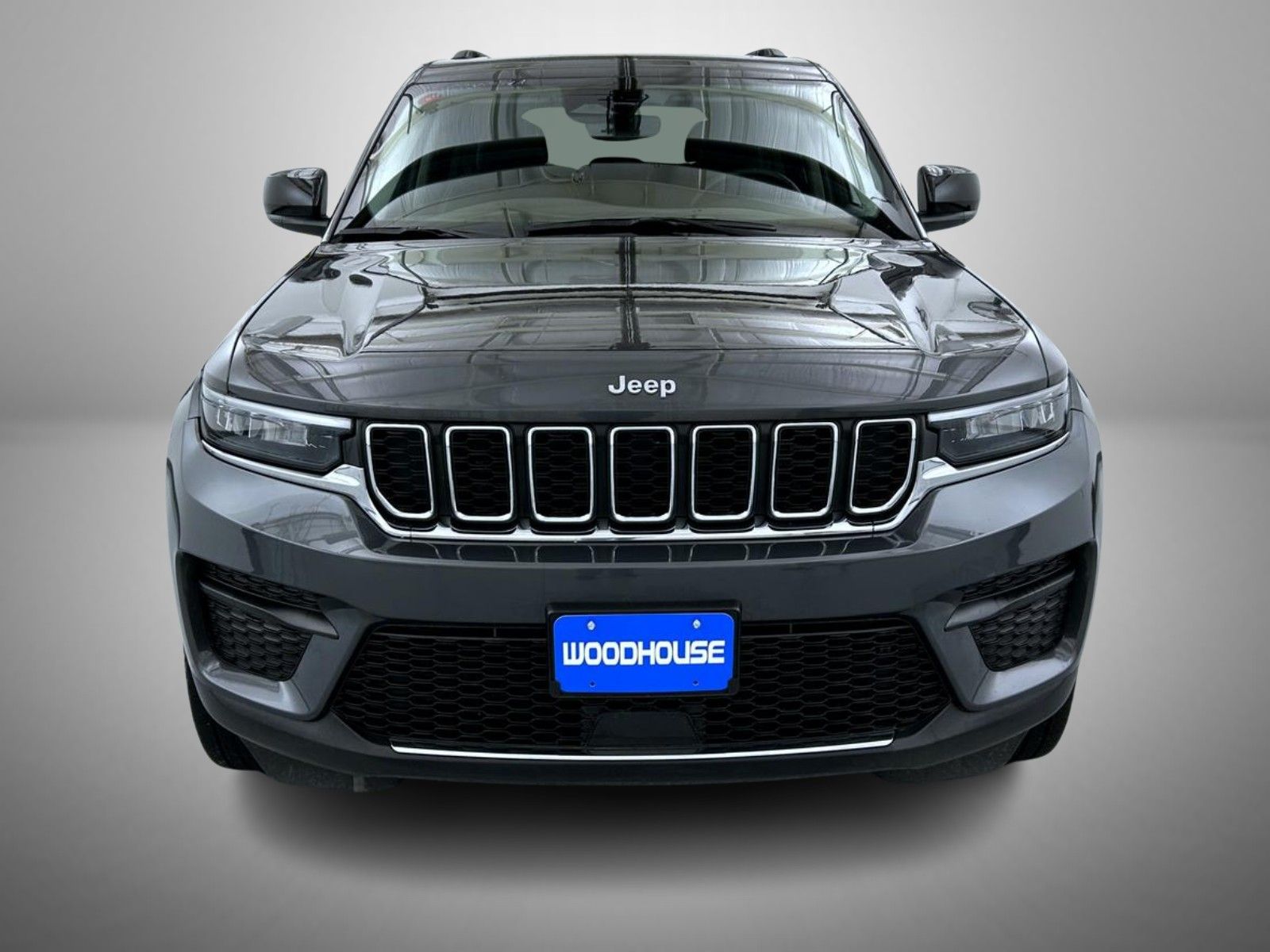 2023 Jeep Grand Cherokee Laredo photo 2