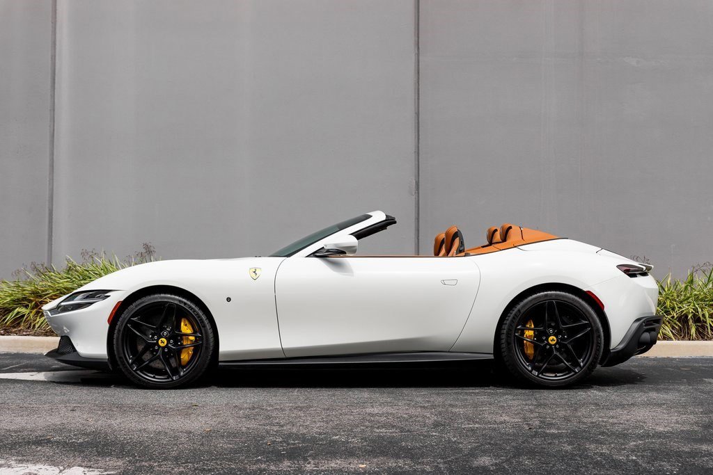 2025 Ferrari Roma Spider photo 2