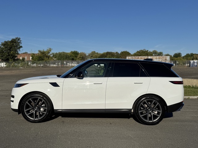 2024 Land Rover Range Rover Sport SE photo 2