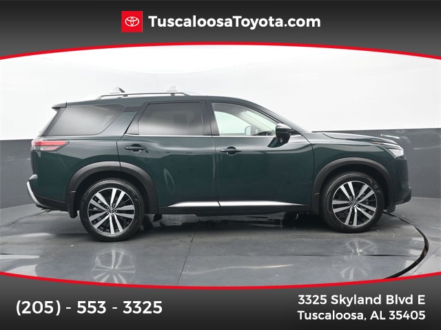 2024 Nissan Pathfinder Platinum's photo