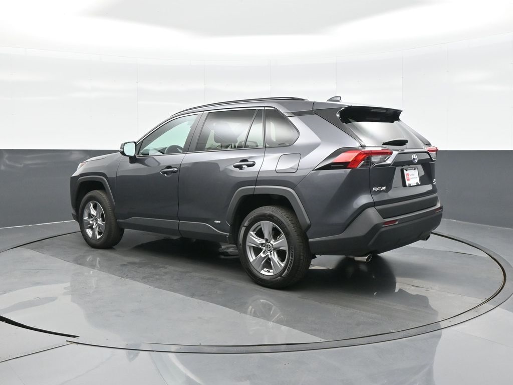 2024 Toyota RAV4 Hybrid XLE photo 4