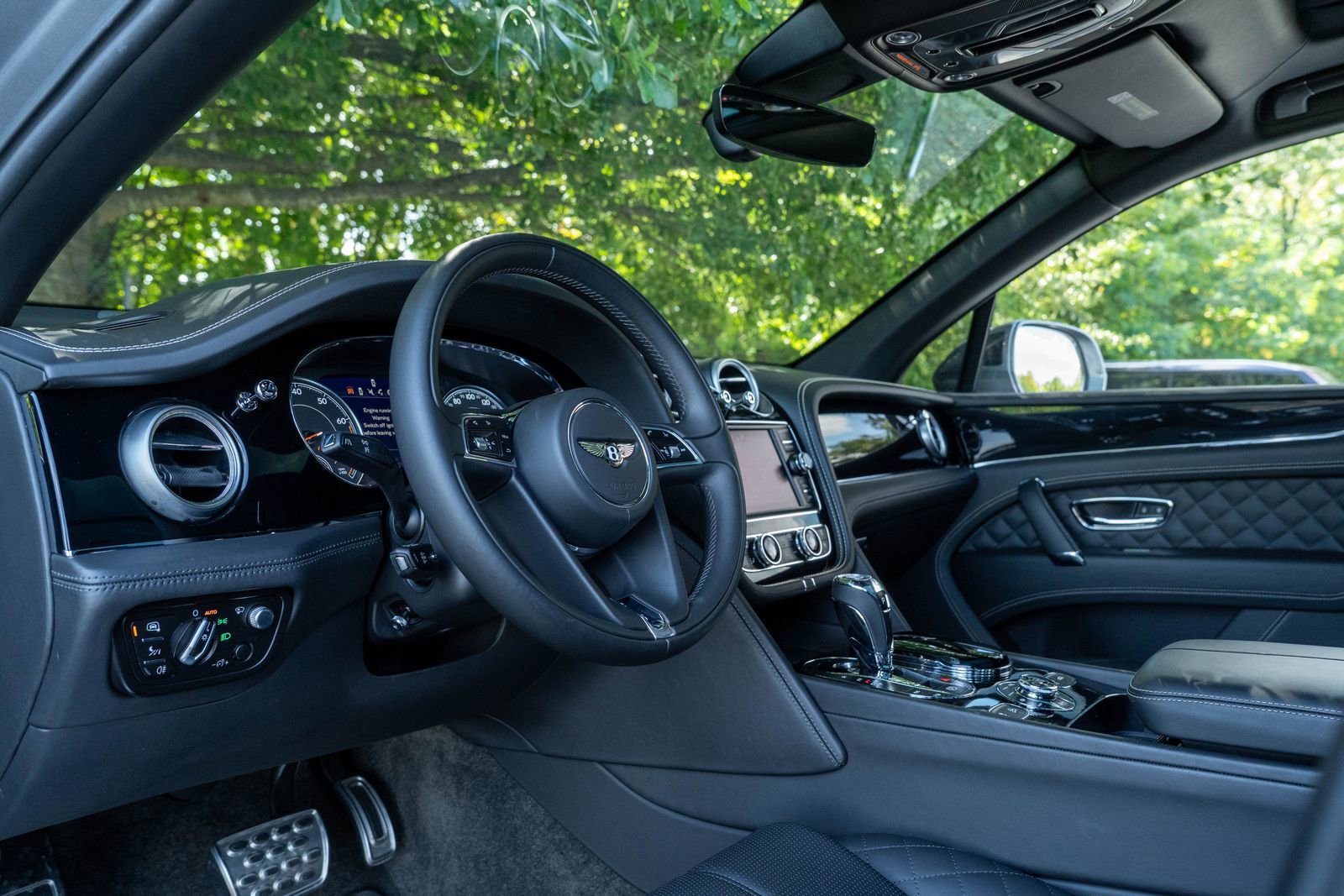 2017 Bentley Bentayga W12 photo 16
