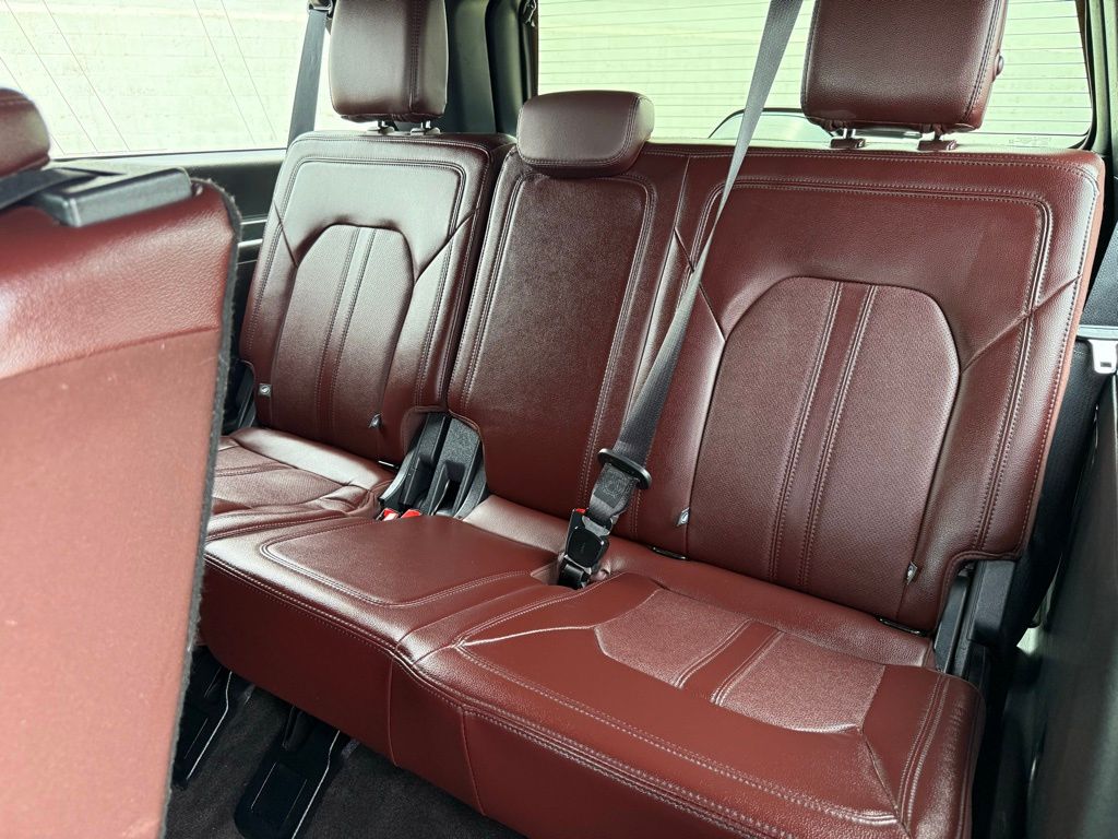 2023 Ford Expedition MAX Limited photo 9