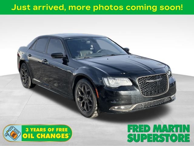 2016 Chrysler 300 S's photo