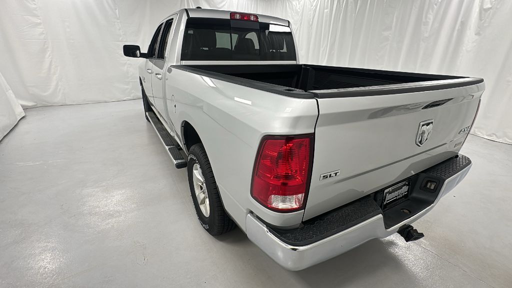 2018 Ram 1500 SLT photo 4
