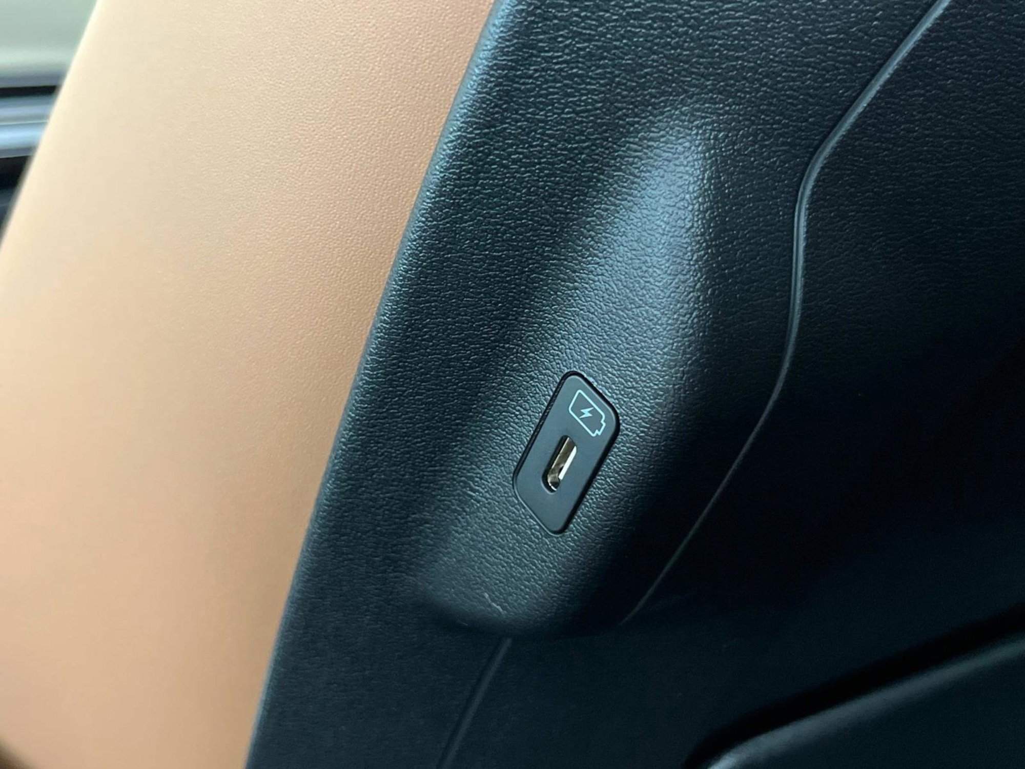 2026 Kia EV9 Light Long Range photo 13