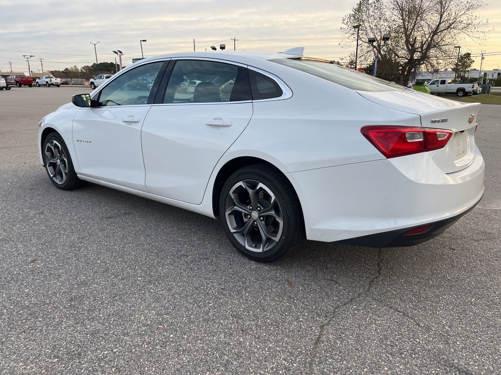 2023 Chevrolet Malibu 1LT photo 3