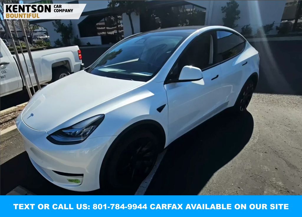 2023 Tesla Model Y Long Range's photo