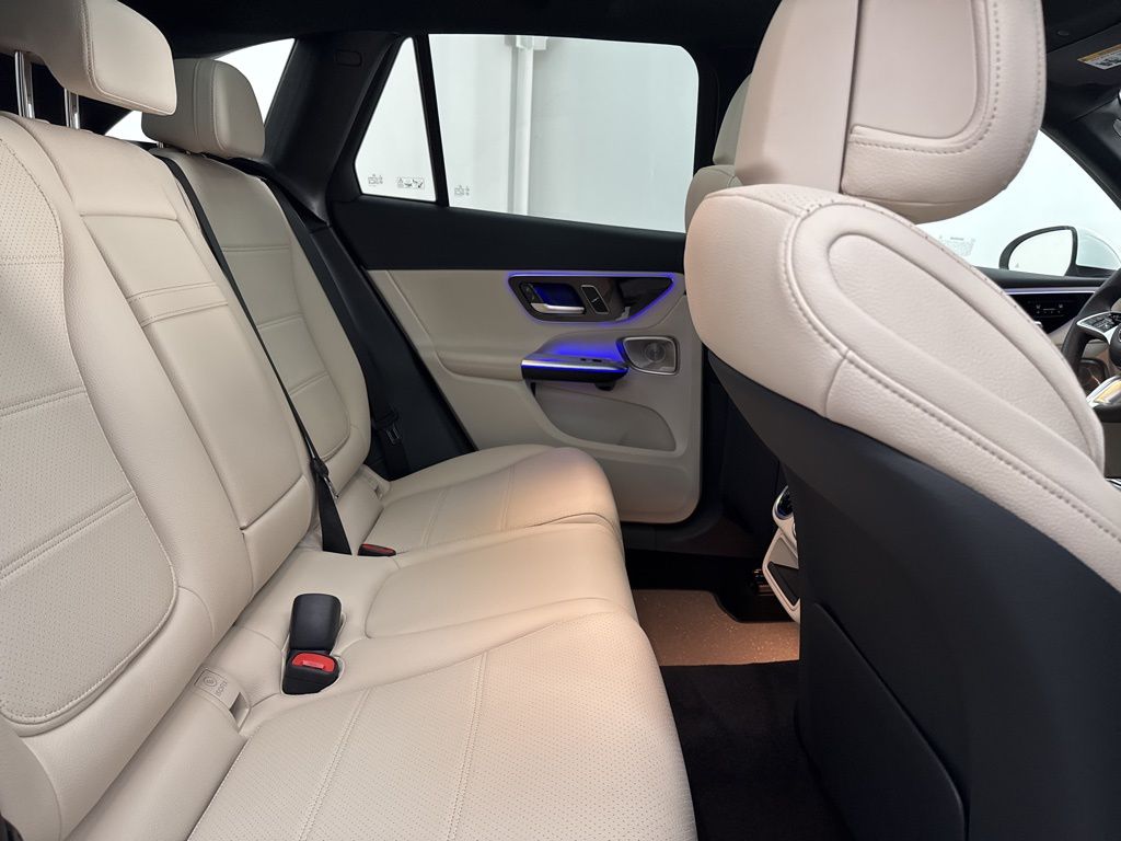 2026 Mercedes Benz GLC 300 photo 26