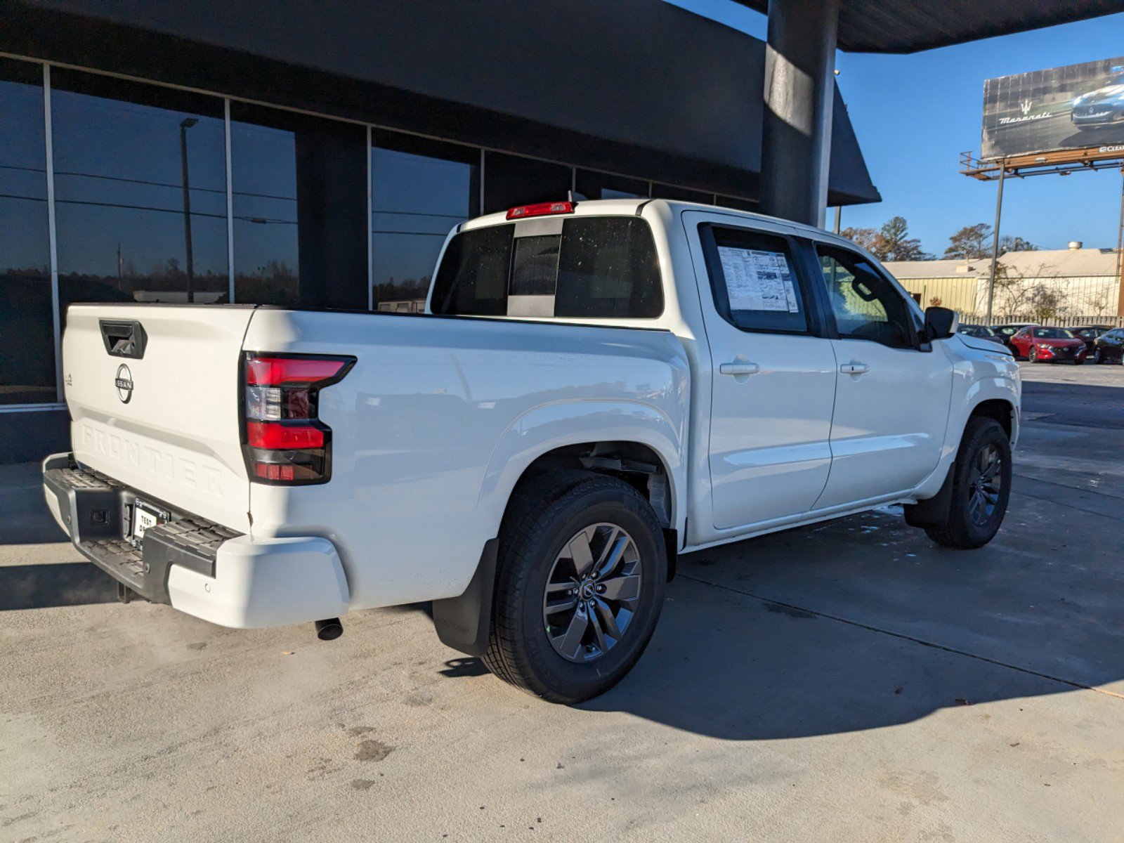 2025 Nissan Frontier SV photo 3